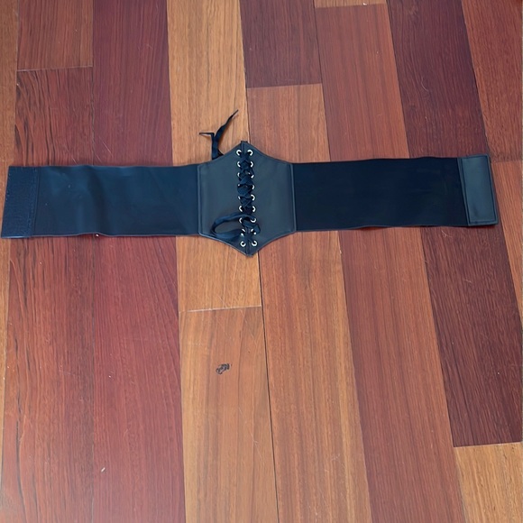 ROMWE | Accessories | Small Black Corset Accessory | Poshmark